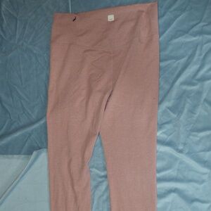 Vuori Yoga Pants in Dusty Rose Sz 6
